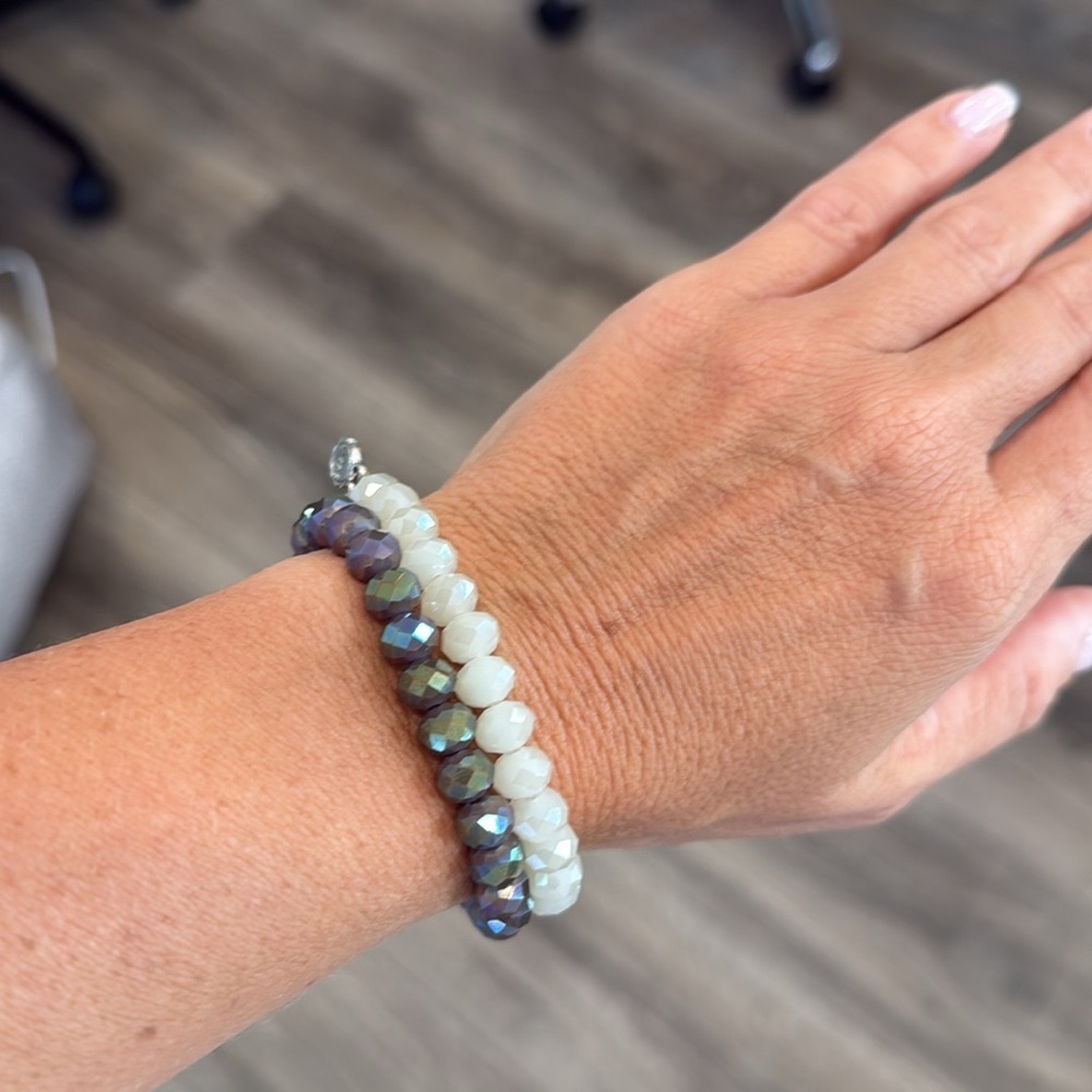 Elegant Beaded Bracelet Set - Pearly White and purple